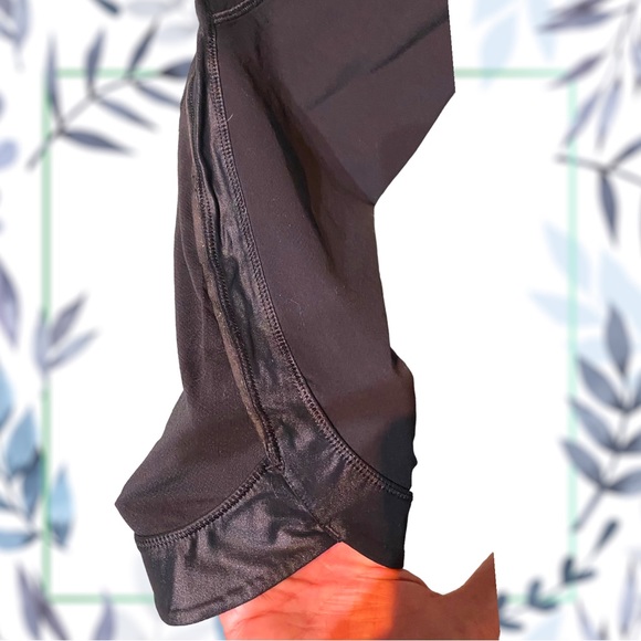 Lululemon 🦋🦋3 for 20! black Capri leggings - Picture 3 of 9